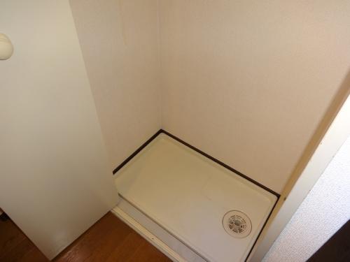 Other Equipment. ☆ Equipped with washing machine inside the room ☆