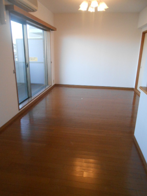 Living and room. Large windows with, living