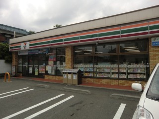 Convenience store. Seven-Eleven Yokohama Mutsuura 4-chome up (convenience store) 289m