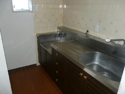 Kitchen. Kitchen is large (* ^^) v