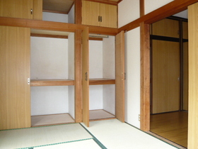 Living and room. Japanese-style room 6 quires Housed plenty of charm