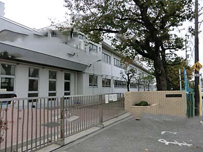 Primary school. 619m to Yokohama Municipal Bairin Elementary School