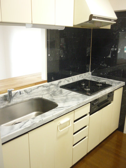 Kitchen. System kitchen