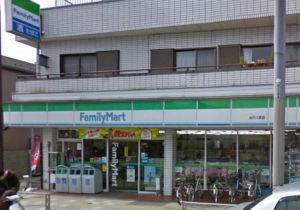 Convenience store. 167m to Family Mart (convenience store)