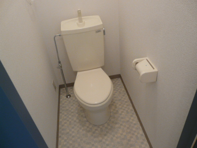 Toilet. Popular bus ・ It is another toilet ☆
