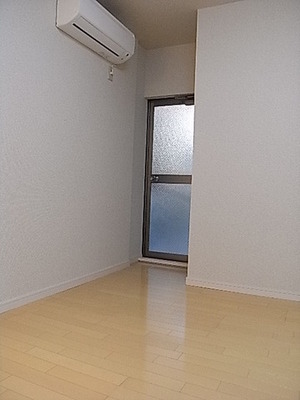 Living and room. It is cleaned rooms