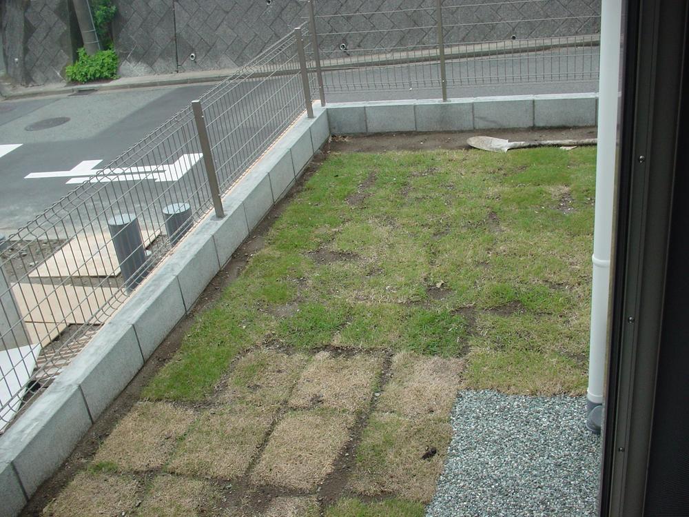 Same specifications photos (Other introspection). Produce a spacious a garden on the south side. 