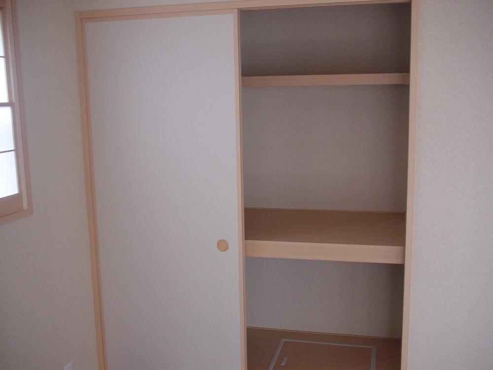 Same specifications photos (Other introspection). Equipped with plenty of closet storage in the high-quality Japanese-style room. 