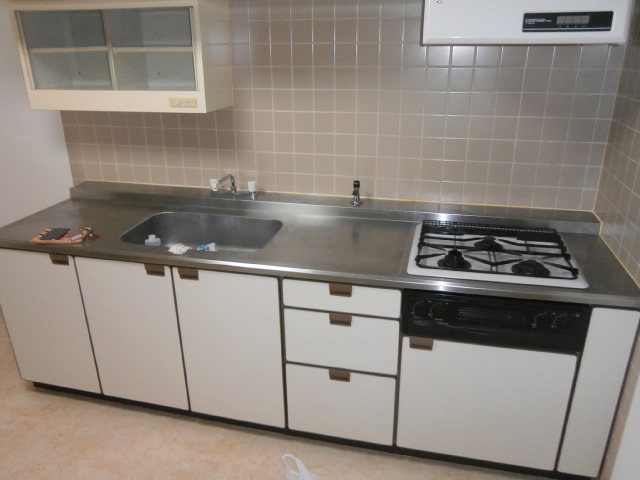 Kitchen. Three-neck with grill system Kitchen