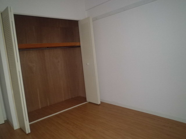 Receipt. Storage rich and the room also clean (* ^^) v