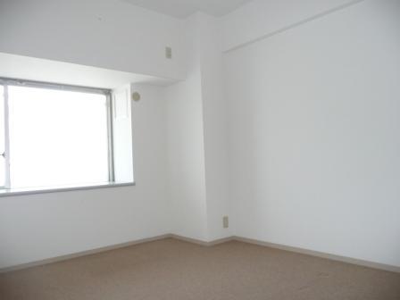 Non-living room. Room (May 2013) Shooting