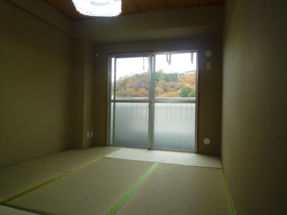Non-living room. We settle down if there is a tatami