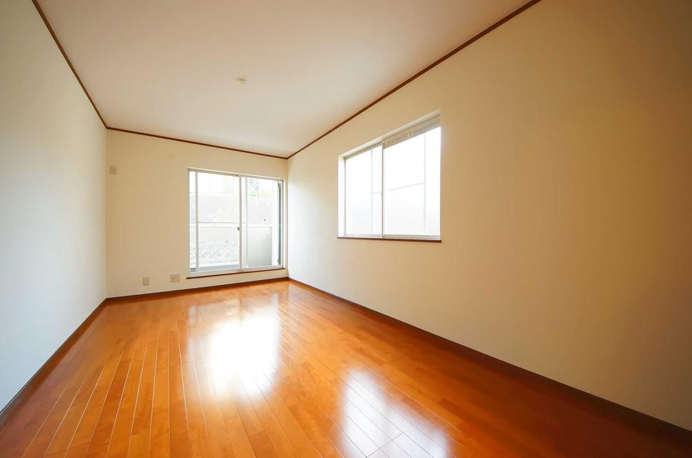 Non-living room. Indoor (12 May 2013) Shooting, It is the second floor of the Western-style 8.8 Pledge of text in the main bedroom.