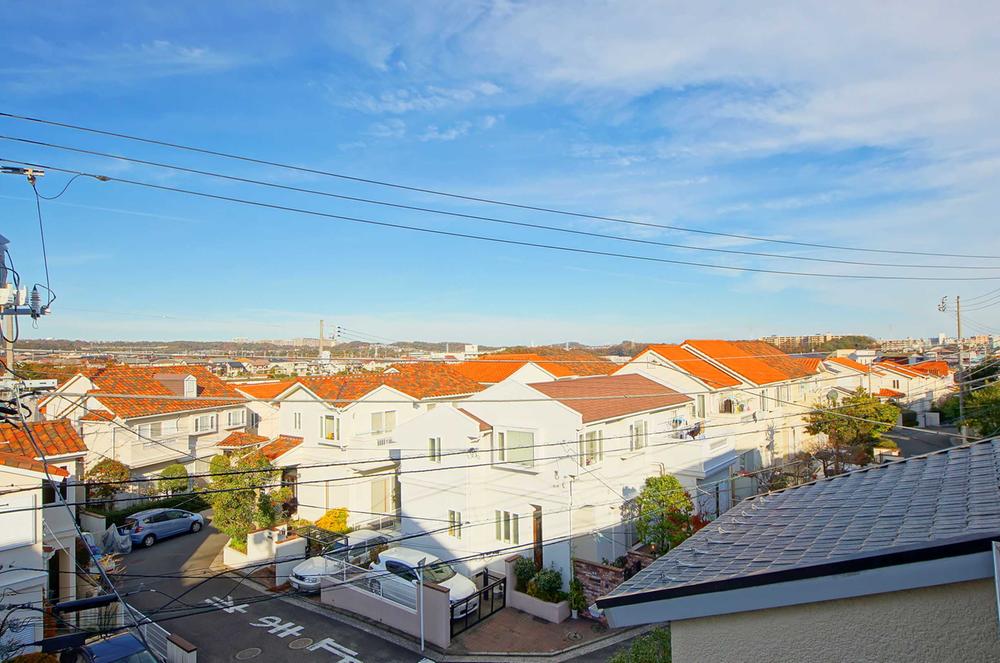 View photos from the dwelling unit. View from the site (December 2013) Shooting, It is a view from the airy second floor.