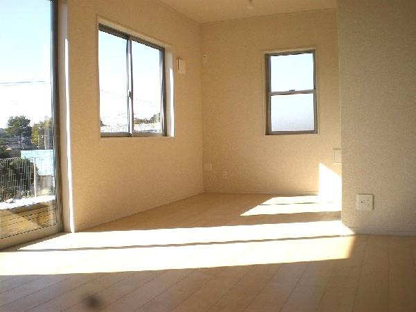 Living. Detached interior introspection Pictures - living day is good. 