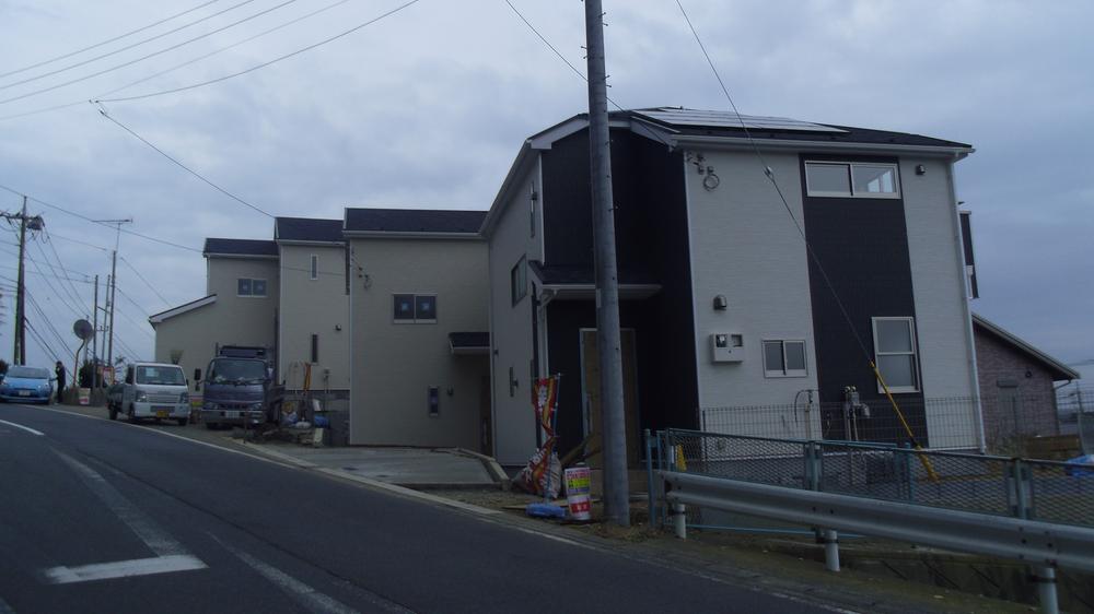 Local photos, including front road. Local (11 May 2013) Shooting