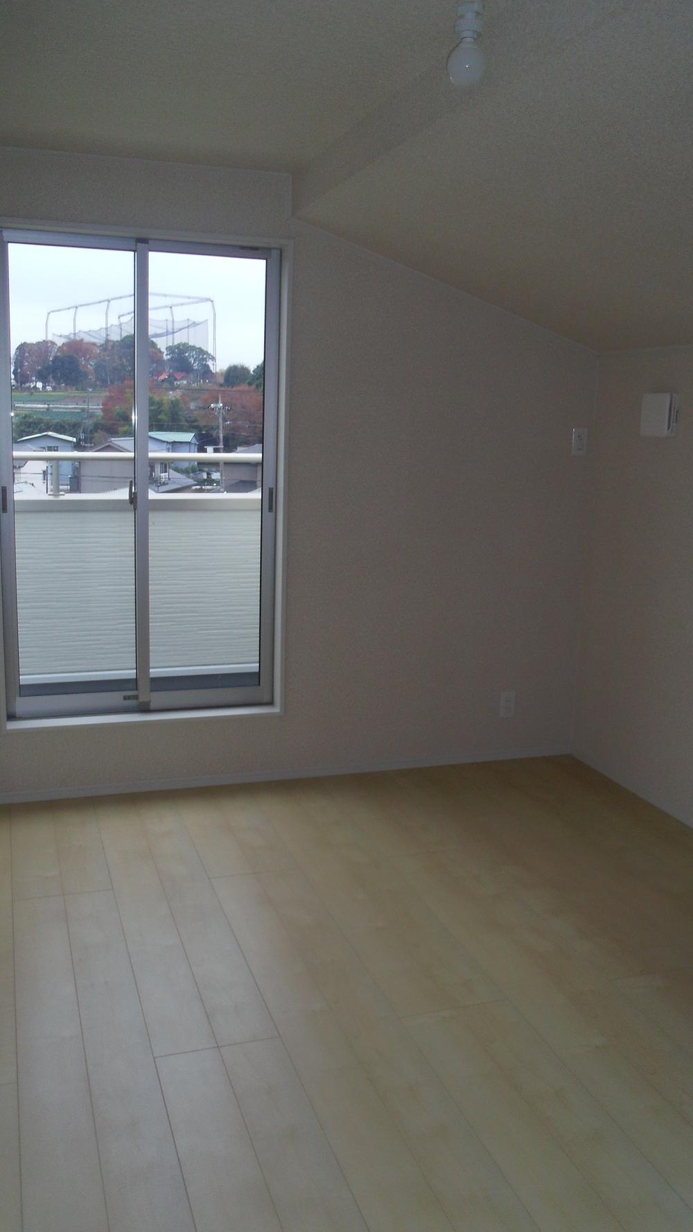 Non-living room. Local (11 May 2013) Shooting