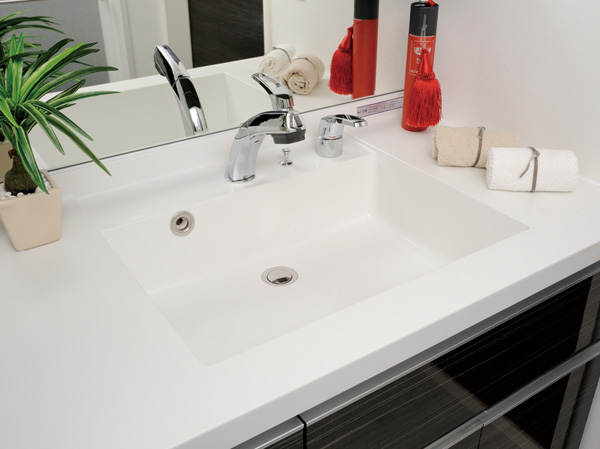 Bathing-wash room.  [Square bowl integrated counter] Bathroom vanity with a top plate Square bowl and artificial marble finish of integral. No dirt of the groove of the top plate and bowl, Also easy daily cleaning.