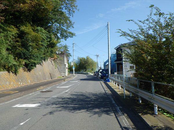 Local photos, including front road. Frontal road