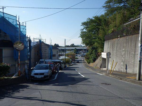 Local photos, including front road. Frontal road