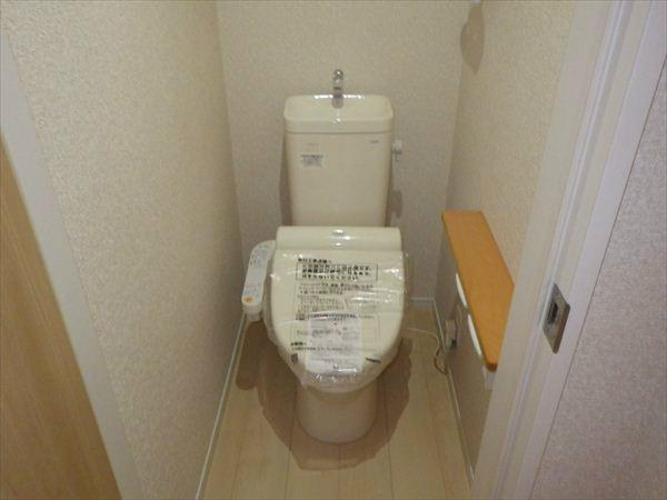 Toilet. (1) Building toilet