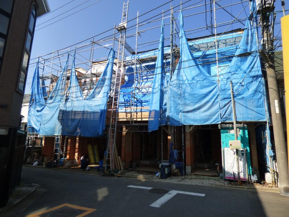 Local appearance photo. Sunny field in the south road!