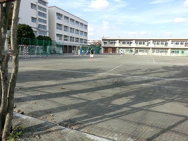 Junior high school. Tarumachi 1000m until junior high school