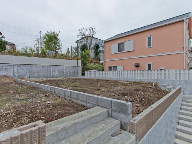 Local appearance photo. Local (December 2013) captured the Tokyu Toyoko Line "Hakuraku" a 10-minute walk of the good location