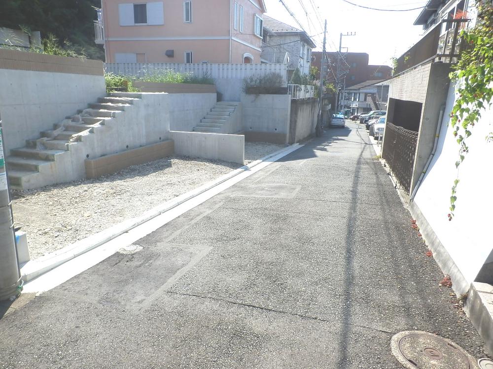 Local photos, including front road. Local (12 May 2013) Shooting It is a quiet residential area even though it is near the station