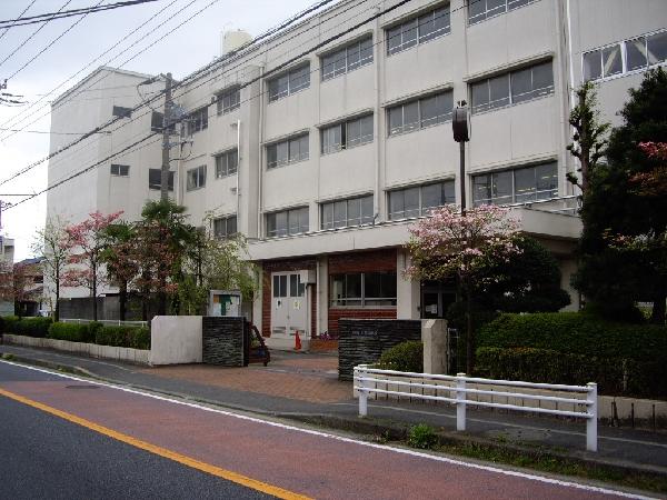 Junior high school. Until Nitta junior high school 500m Yokohama City "Nitta junior high school."
