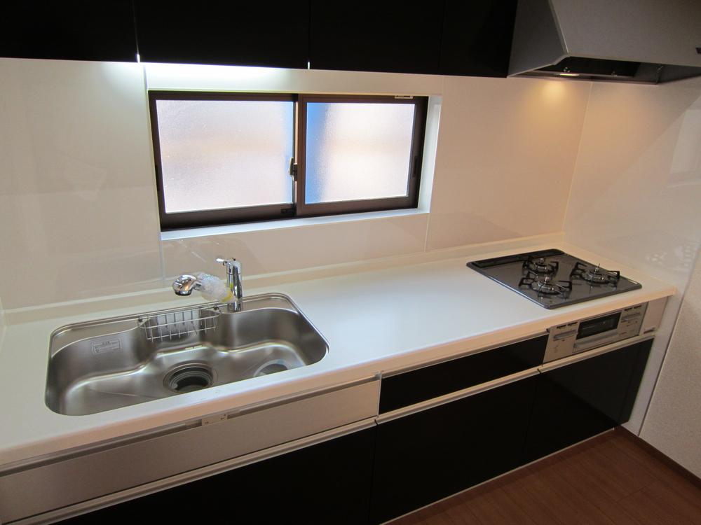 Kitchen. Indoor (12 May 2013) Shooting