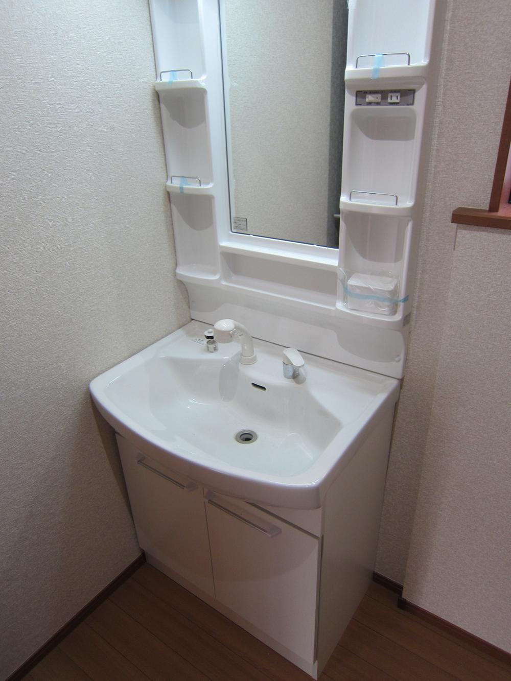 Wash basin, toilet. Indoor (12 May 2013) Shooting