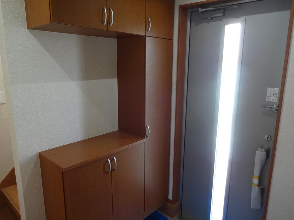 Entrance. Local (12 May 2013) Shooting