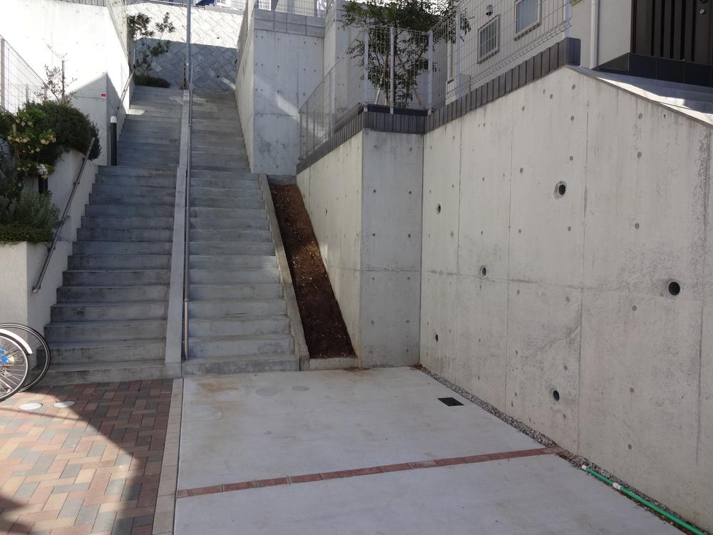 Local photos, including front road. Local (12 May 2013) Shooting