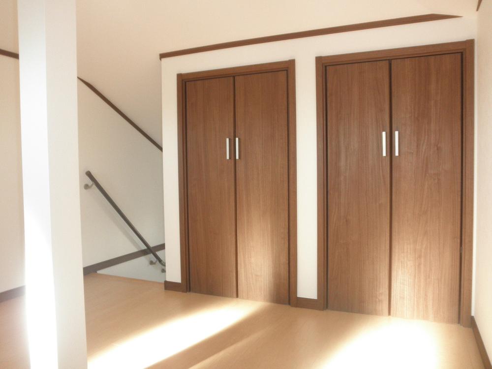 Receipt. In the attic storage of 5.5 quires is, In addition with storage space (December 12, 2013) Shooting