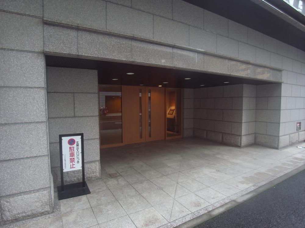 Entrance. Common areas