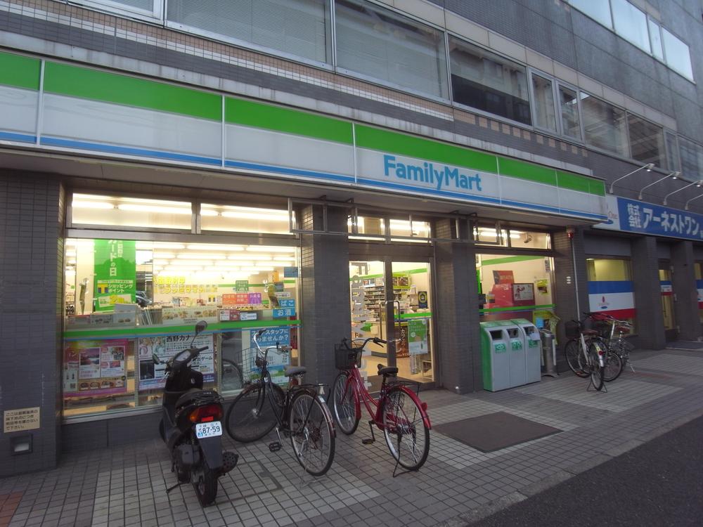 Convenience store. 130m to FamilyMart Shin-chome shop