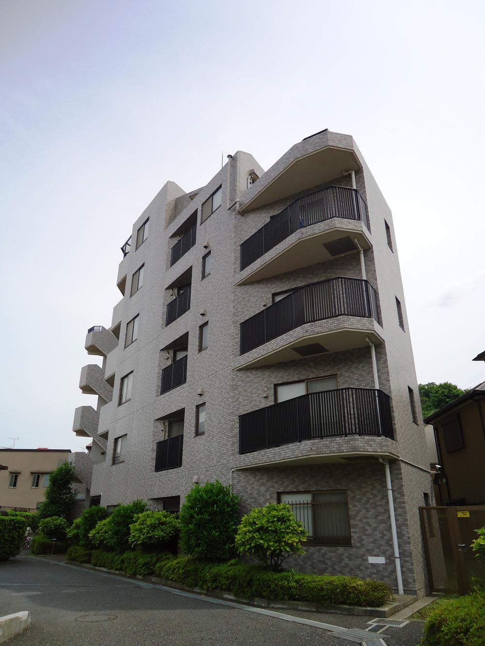 Local appearance photo. Local (11 May 2013) Shooting