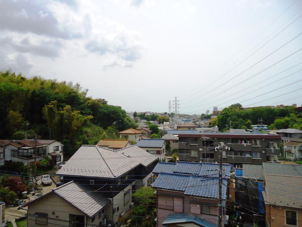 View photos from the dwelling unit. View from the site (November 2013) Shooting