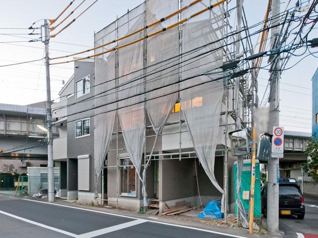 Local appearance photo. Local (11 May 2013) Shooting