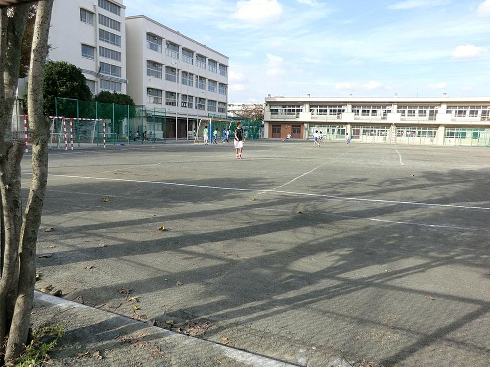 Junior high school. 1380m to Yokohama Municipal Tarumachi Junior High School