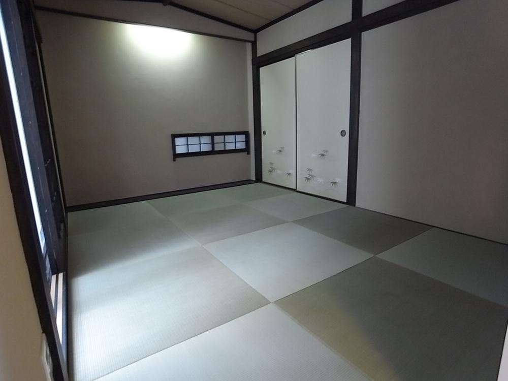 Non-living room. There and convenient Japanese-style room. 