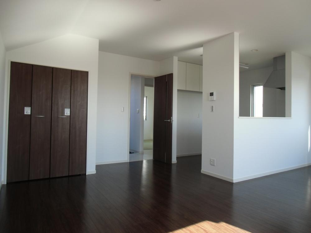 Living. Indoor (09 May 2013) Shooting