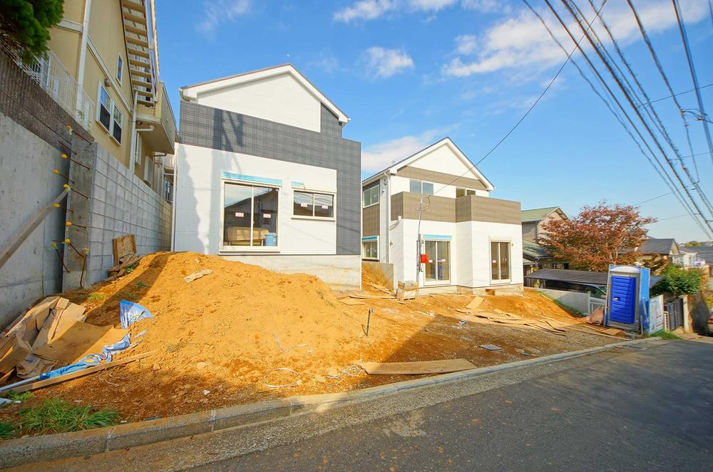 Local appearance photo. Local (11 May 2013) Shooting, This new homes with a car space 2 cars and garden.