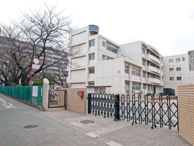 Primary school. 530m to Yokohama Municipal Shimoda Elementary School