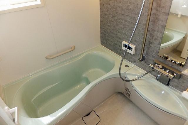 Bathroom. Indoor (July 14, 2013) Shooting