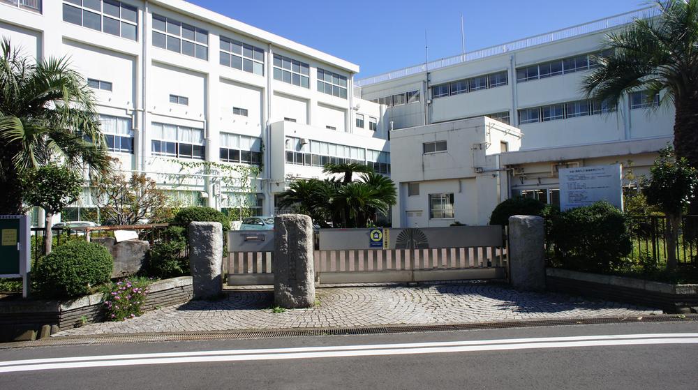Primary school. 390m to Yokohama Municipal Takatahigashi Elementary School