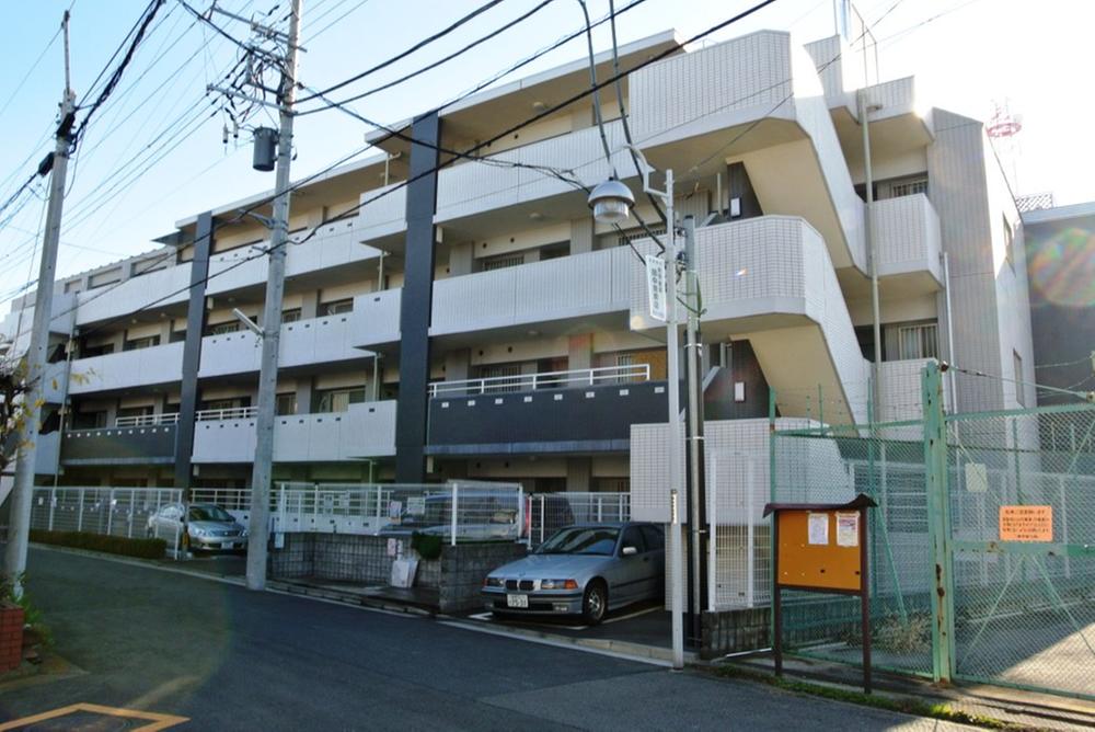 Local appearance photo. Local (12 May 2013) Shooting