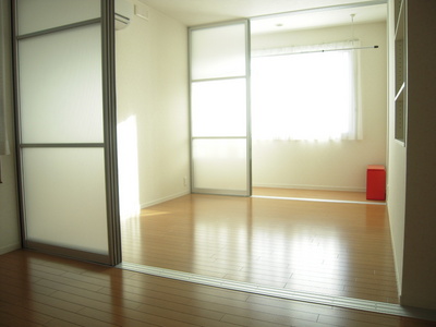 Living and room. Room 2