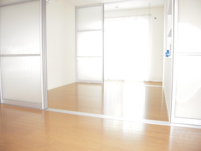 Living and room. Room 1